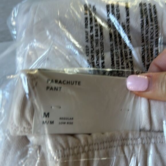 American Eagle Fleece‎ Baggy Cargo Jogger Sz M Beige Unisex NWT IN PACKAGING - Picture 7 of 7